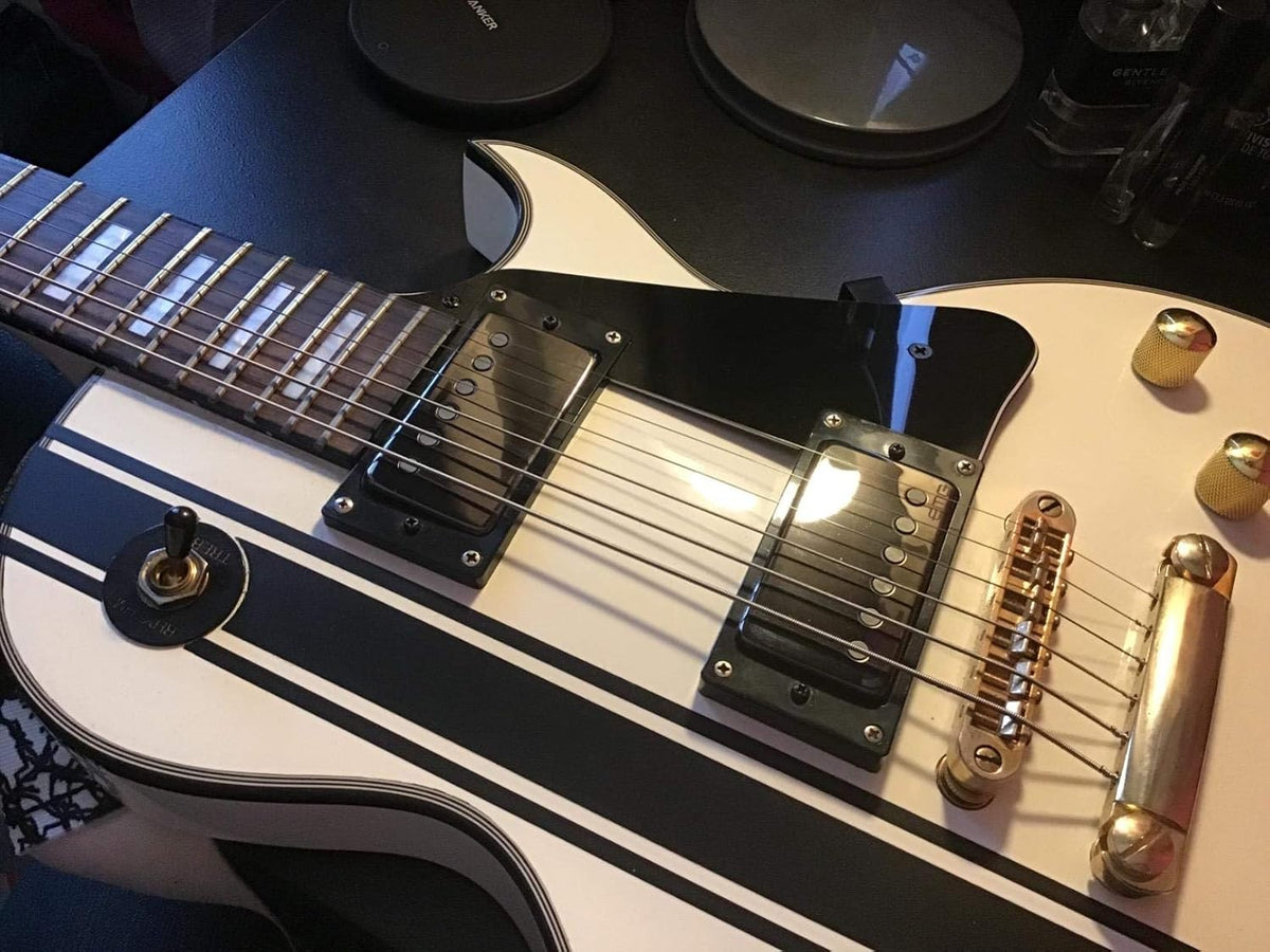 Black 3-Ply LP Guitar Pickguard with Gold Bracket - photo 4