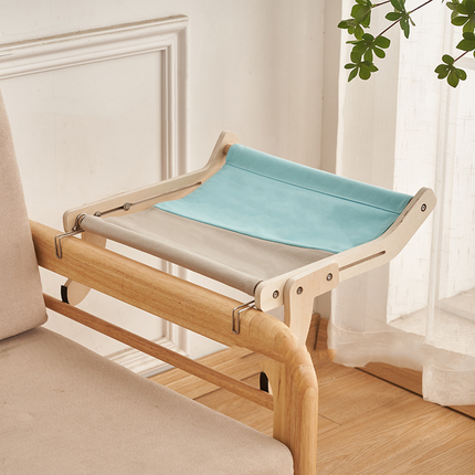 Sturdy hanging cat bed feature callouts highlighting premium materials and safety design
