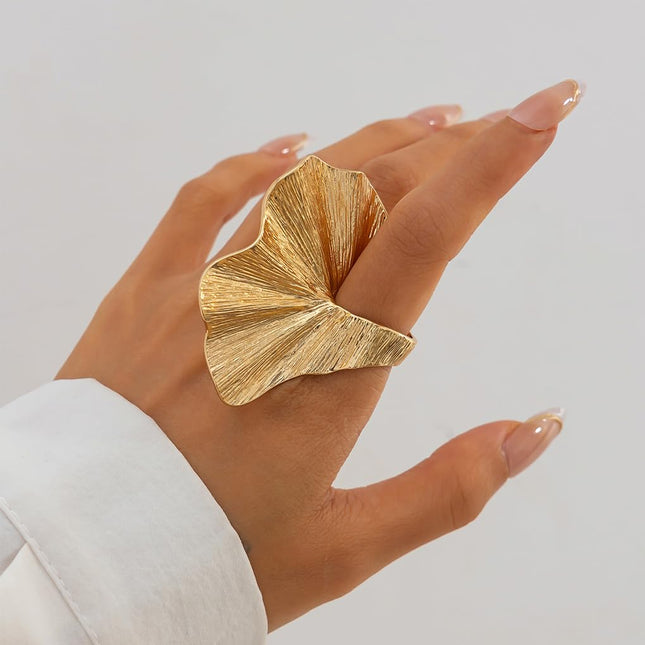 Chunky Gold Ginkgo Leaf Knuckle Ring for Women,Vintage Geometric Pleated Petal Statement Finger Ring,Personalized Trendy Jewelry Accessories Gifts