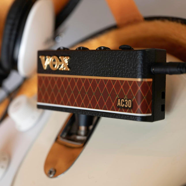 Headphone Guitar Amplifier w/Stereo FX, Tremolo, Speaker Emulation, Built-in Rhythms, and Aux in - photo 2