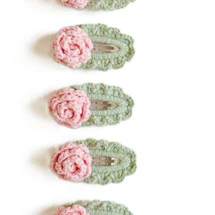 Handmade Crochet Rose Hair Clips for Girls, Pink and Green Floral Snap Clips Set, Yarn Amigurumi Flower Hair Accessories