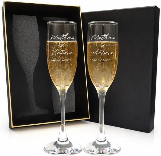 Set of 2 Personalized Champagne Flutes, Bride and Groom Wedding Gift, Custom Wedding Glasses, Mr and Mrs, Gift for
