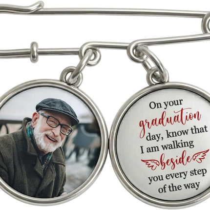 Graduation Label Pin with Memorial Photo Charm, Personalized In Loving Memory Tassel Keepsake for Grad Cap 2026, Meaningful Graduation Gift for Him or Her, On Your Graduation Day Label Pin