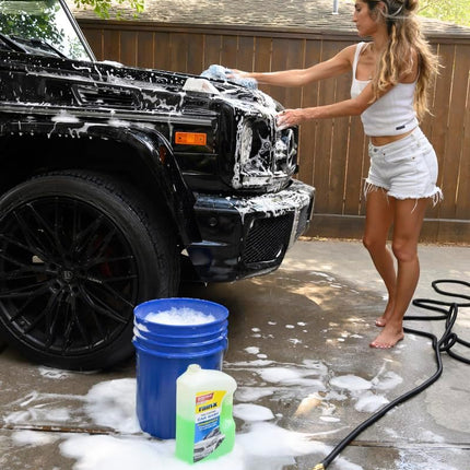 Rain-X 620191 Foaming Car Wash - 100 fl oz. High-Foaming, Concentrated Formula For Greater Cleaning Action, Safely Lifting Dirt, Grime And Residues For An Exceptional Clean