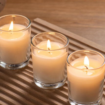 Paquete de 24 velas votivas de vidrio transparente con cera blanca cálida sin aroma. Velas de cera vertida a mano, regalos para aromaterapia, spa, bodas, cumpleaños, festivos y fiestas