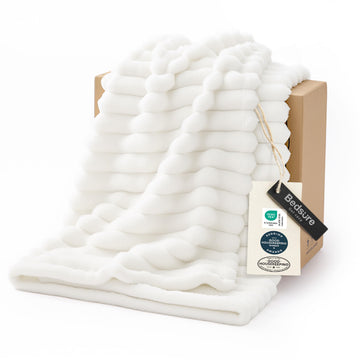 Manta GentleSoft blanca para sofá - Decoraciones de Halloween para otoño, decoración de sala, manta de fleece acogedora, regalos de Navidad y cumpleaños para mujeres, mamá, ella, niñas, off white, 50x60 in