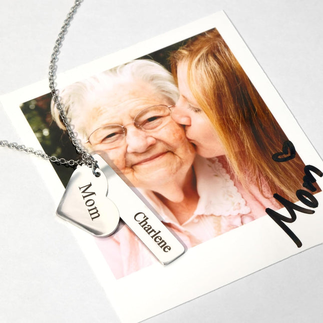 HomeChef ChefDelHogar MignonandMignon Custom Name Bar Necklace with Heart Charm — Kitchen & Home