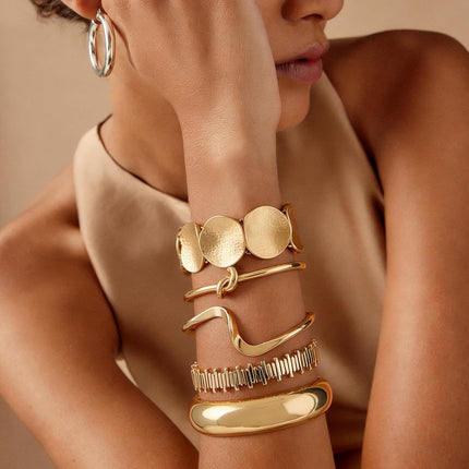 Mantveil 6PCS Chunky Gold Bangle Bracelets for Women, Dainty Gold Plated Cuff Bracelets, Boho Stackable Bangles Fashion Jewelry Gifts for Birthday Christmas Mother's Day