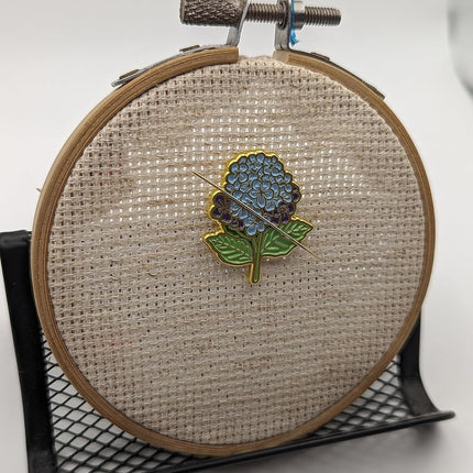 Hydrangea Needle Minder