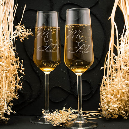GIFTBYGIFTY Personalized Wedding Champagne Flutes for Bride and Groom- Set of 2, 7 oz, 2 Designs - Mr and Mrs Champagne Glasses for Engagement with Your Surname and Date - D2