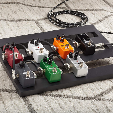 Amazon Basics Compressor Guitar Pedal, Fully Analog Circuit with True Bypass, Silver