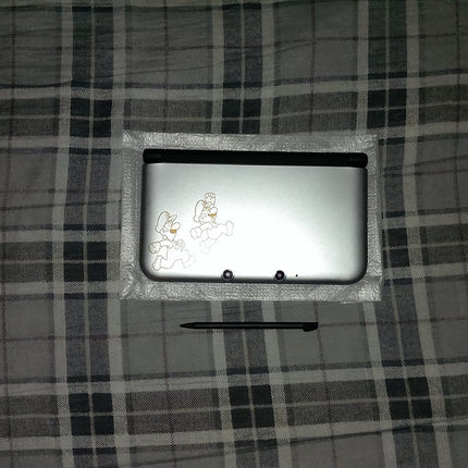 Nintendo 3DS XL, Silver - Mario & Luigi Dream team Limited Edition [video game]