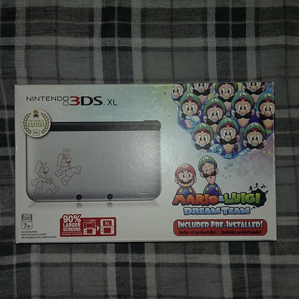 Nintendo 3DS XL, Silver - Mario & Luigi Dream team Limited Edition [video game]